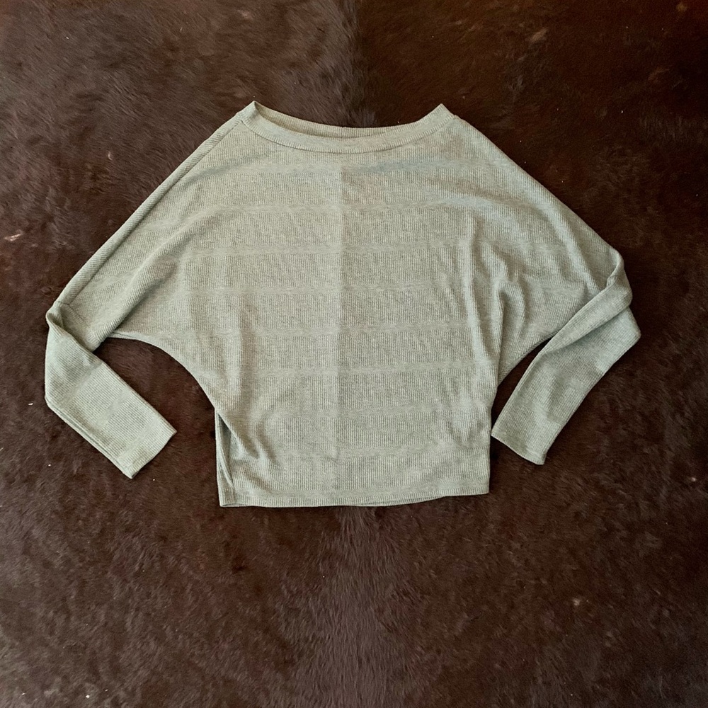 Cute Top - Picture 4 of 4